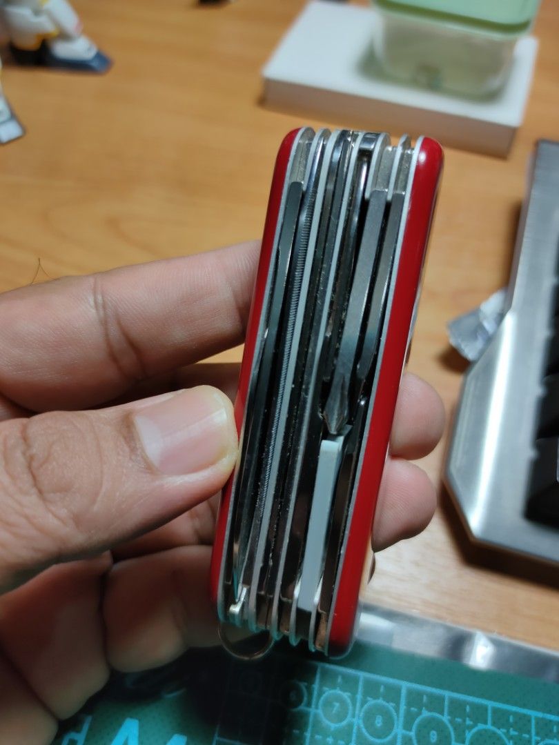 Victorinox shop champion c