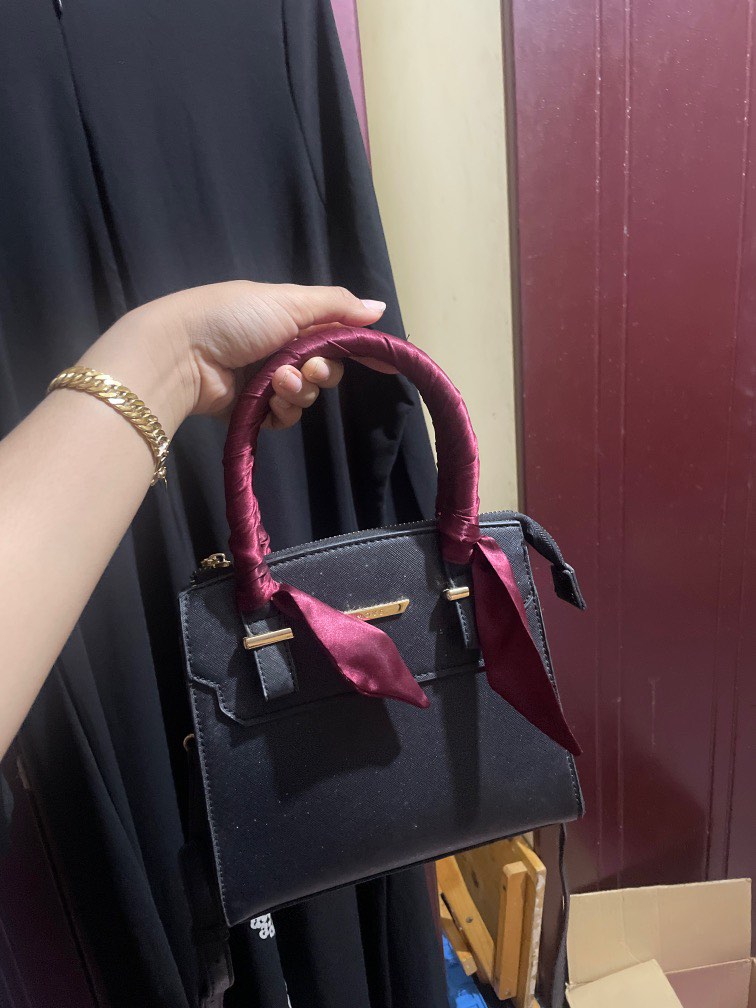 vinci bag, Women's Fashion, Bags & Wallets, Shoulder Bags on Carousell