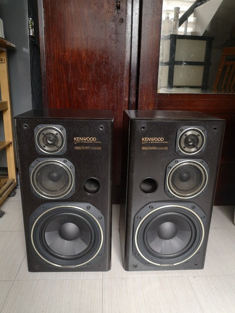 Vintage Kenwood Floor Standing Speakers model V55e, Audio, Soundbars