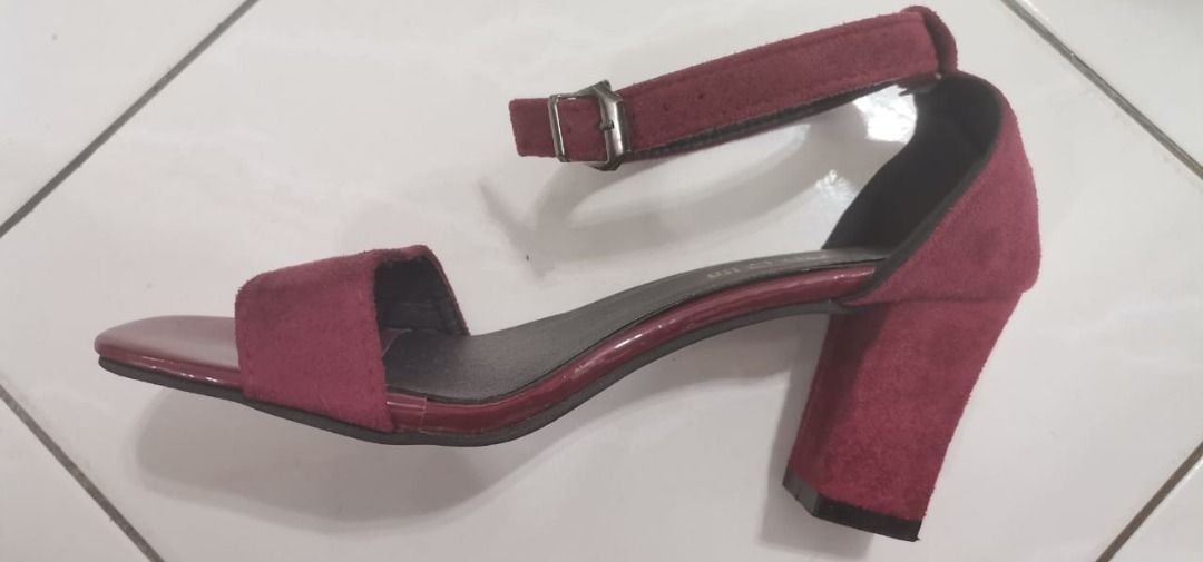 Hills sandle on sale