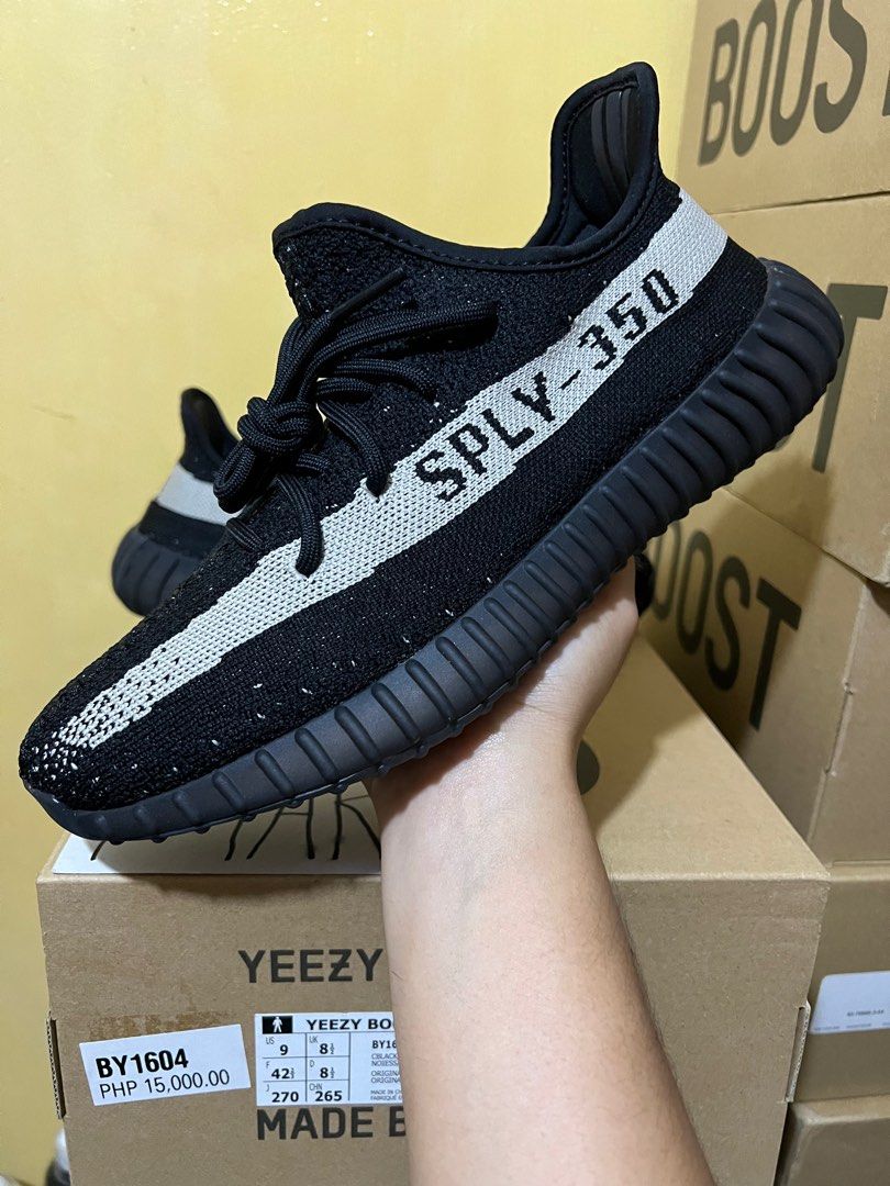 Yeezy Boost 350 v2 Oreo 2022 Restock
