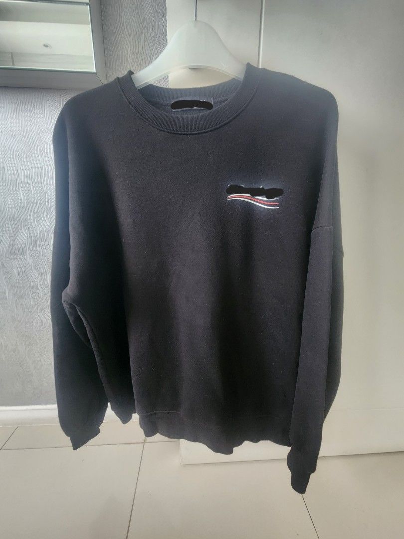 CREWNECK BALENCIAGA, Fesyen Pria, Pakaian Atasan di Carousell