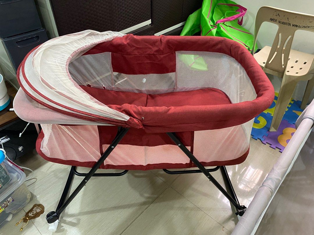 Red hotsell baby bassinet