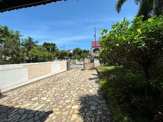 55 Bedok Ria Crescent | District 16 Freehold Large Semi D House With Bedrooms & 4 Bathrooms!
