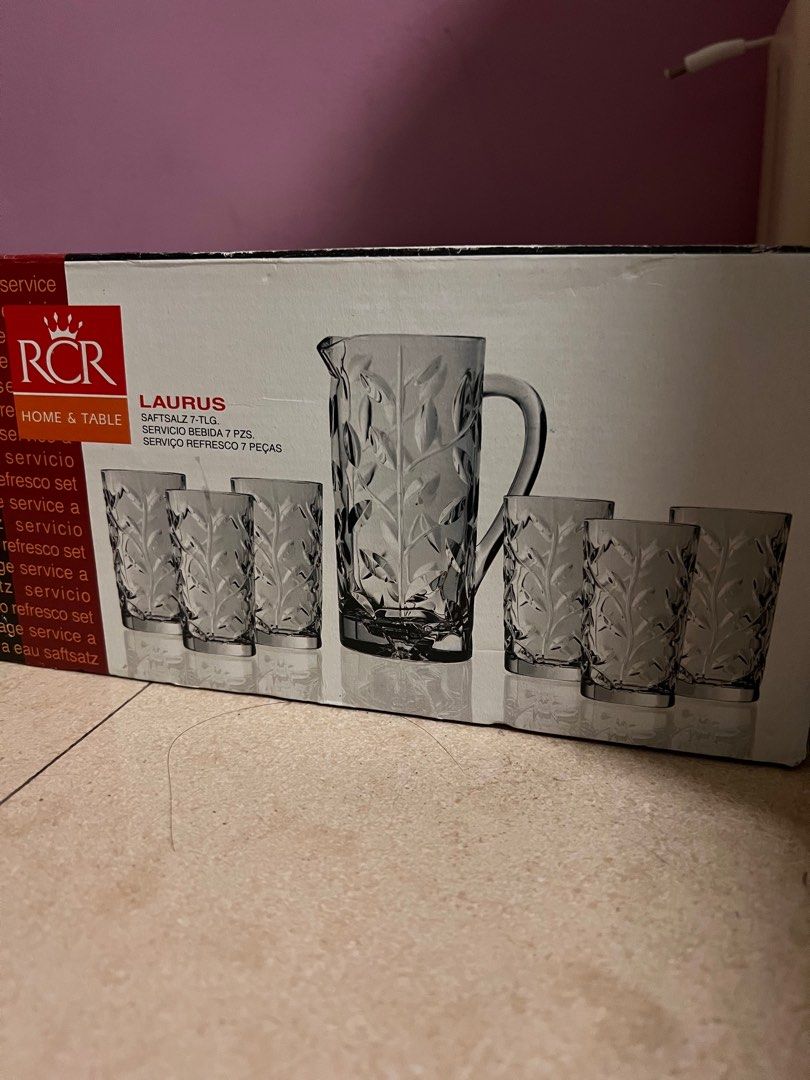 7 piece set glass pitcher and 6 glasses