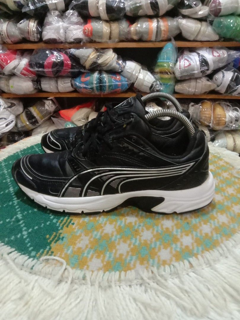 7 uk kasut puma axis paduuu Men s Fashion Footwear Sneakers on