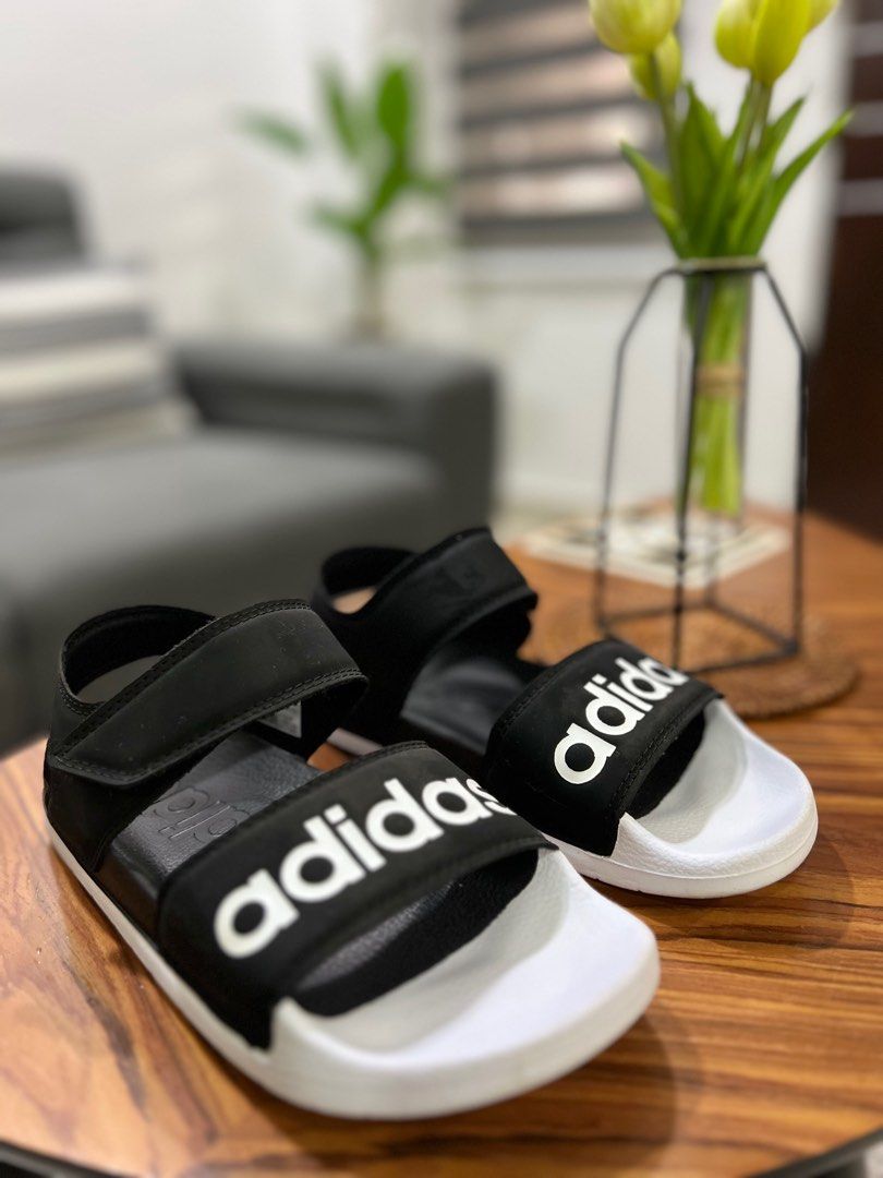 Adidas sandals hotsell junior