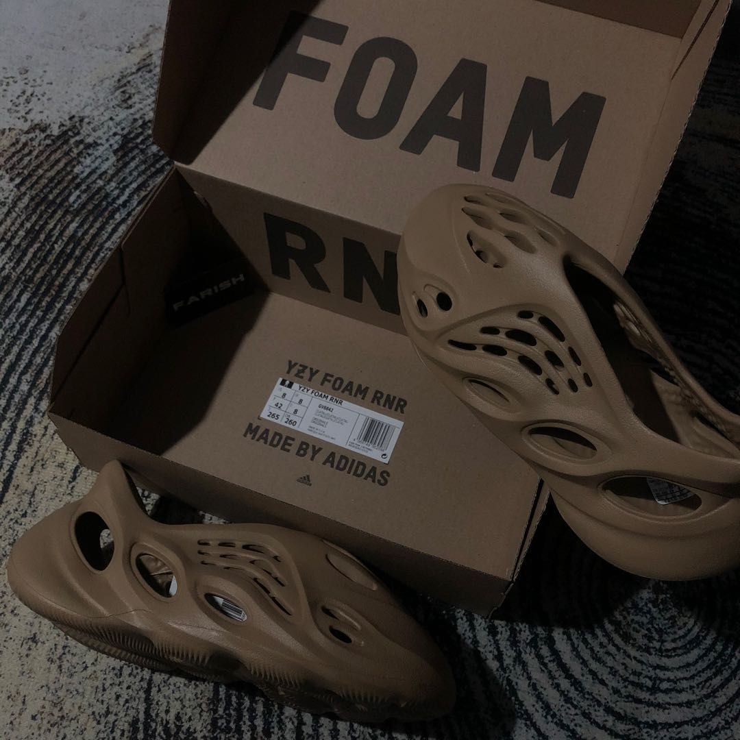 adidas YEEZY Foam Runner Clay Taupe 26.5