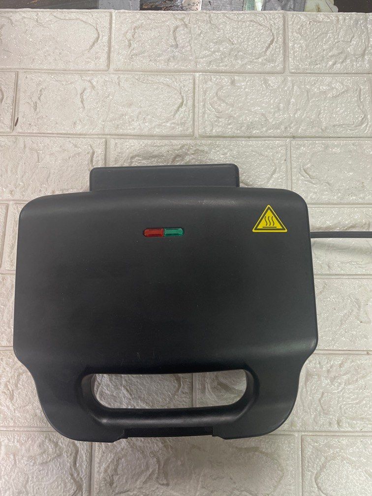 Anko Bread Toaster (Category: Breadmakers) located in Pasay City. Submitted by meostore (Listing ID 1236086830, Image 3). Description: 220v ready to use No issue at all No box Excellent condition.