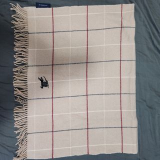 Authentic burberry wide Scarf - 5k or best offer