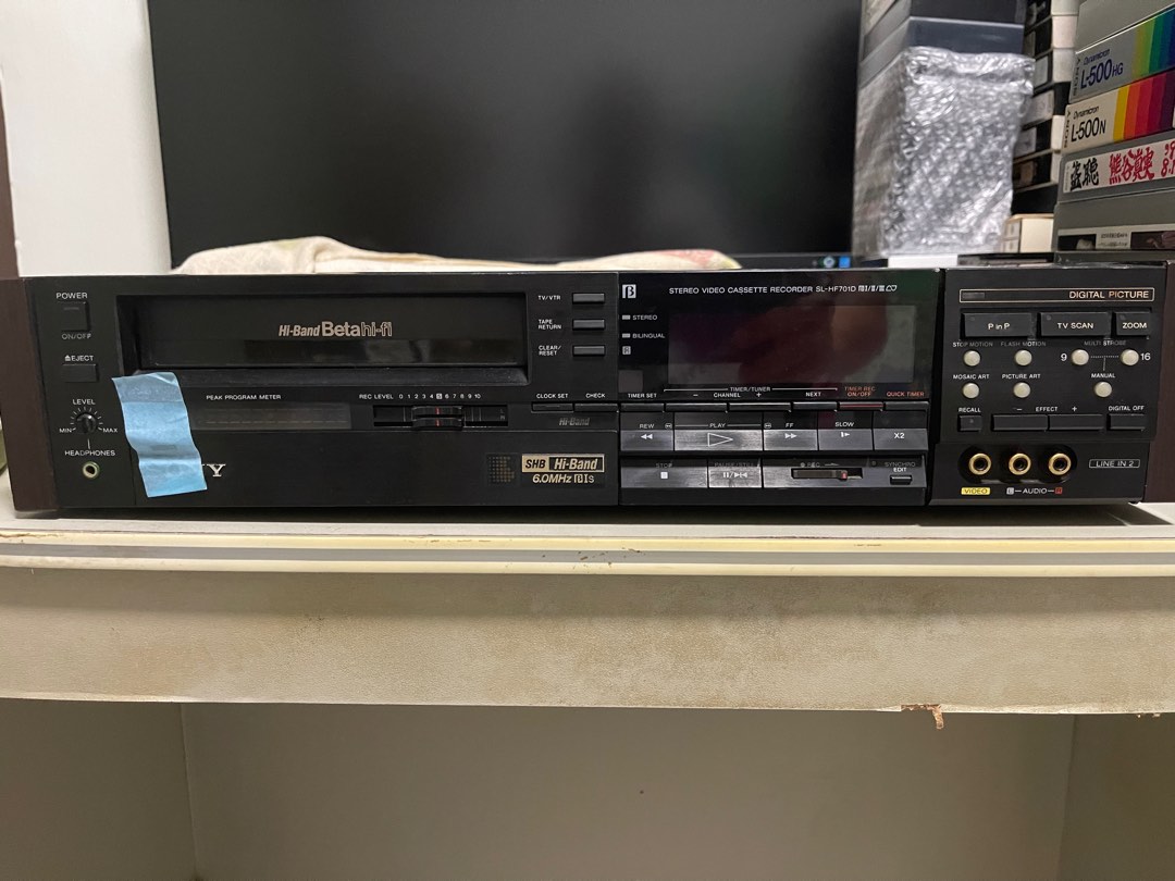 Betamax player (HiBand) (Hifi), Betamax tape rewinder, Voltage