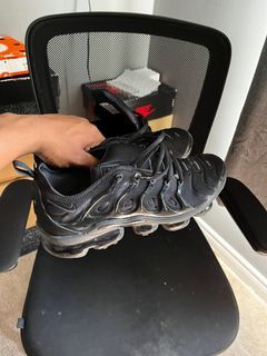 Black Nike vapormaxes