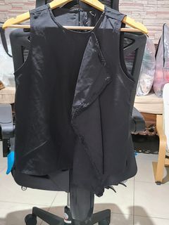 Black sleeveless