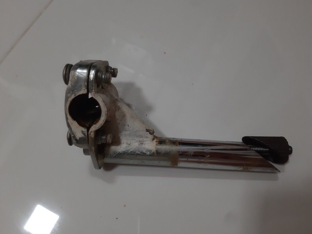 bmx stem (Category: Parts & Accessories) located in Singapore. Submitted by s2167700 (Listing ID 1236174521, Image 3). Description: bmx Metal Chrome.