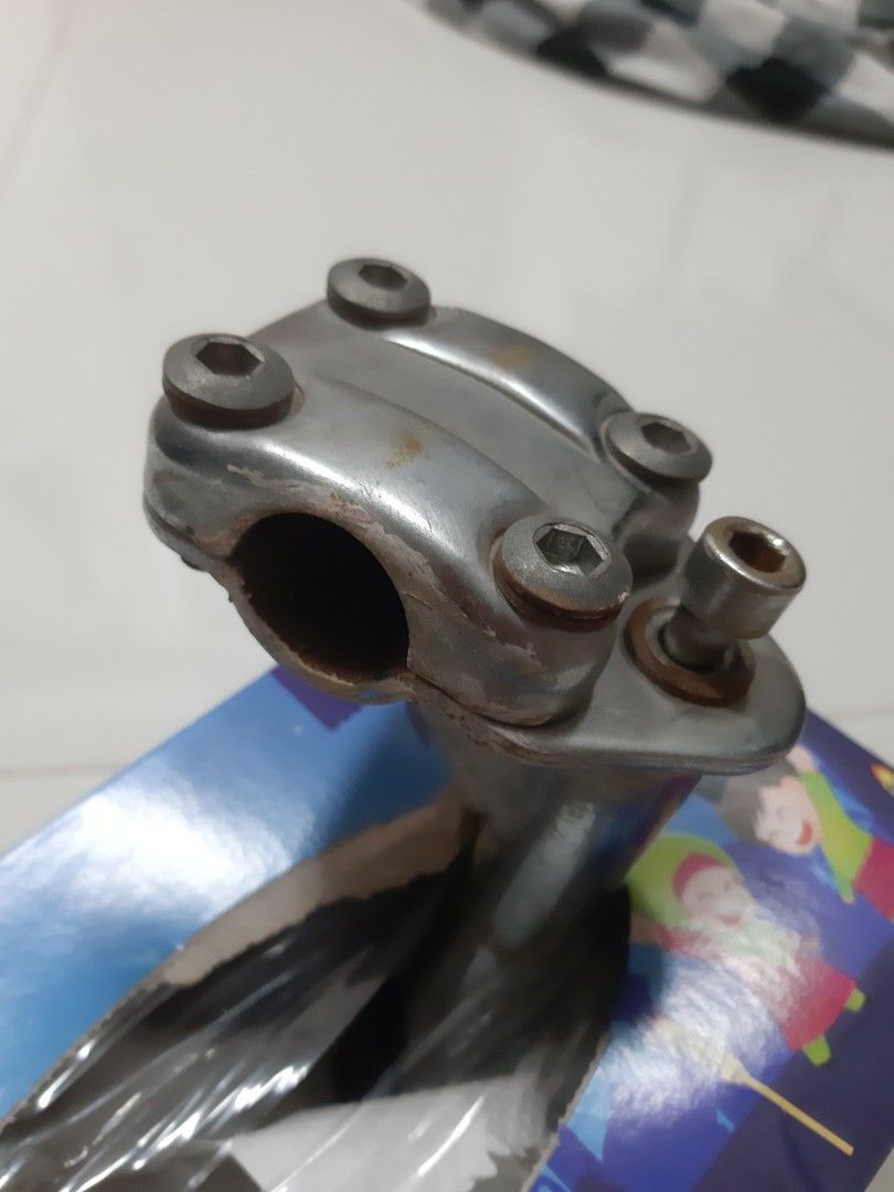 bmx stem (Category: Parts & Accessories) located in Singapore. Submitted by s2167700 (Listing ID 1236174521, Image 1). Description: bmx Metal Chrome.