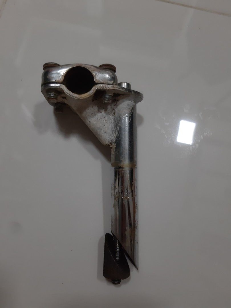 bmx stem (Category: Parts & Accessories) located in Singapore. Submitted by s2167700 (Listing ID 1236174521, Image 2). Description: bmx Metal Chrome.