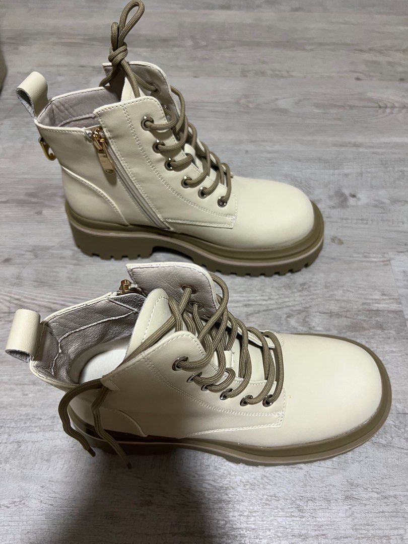 New leather boots outlet