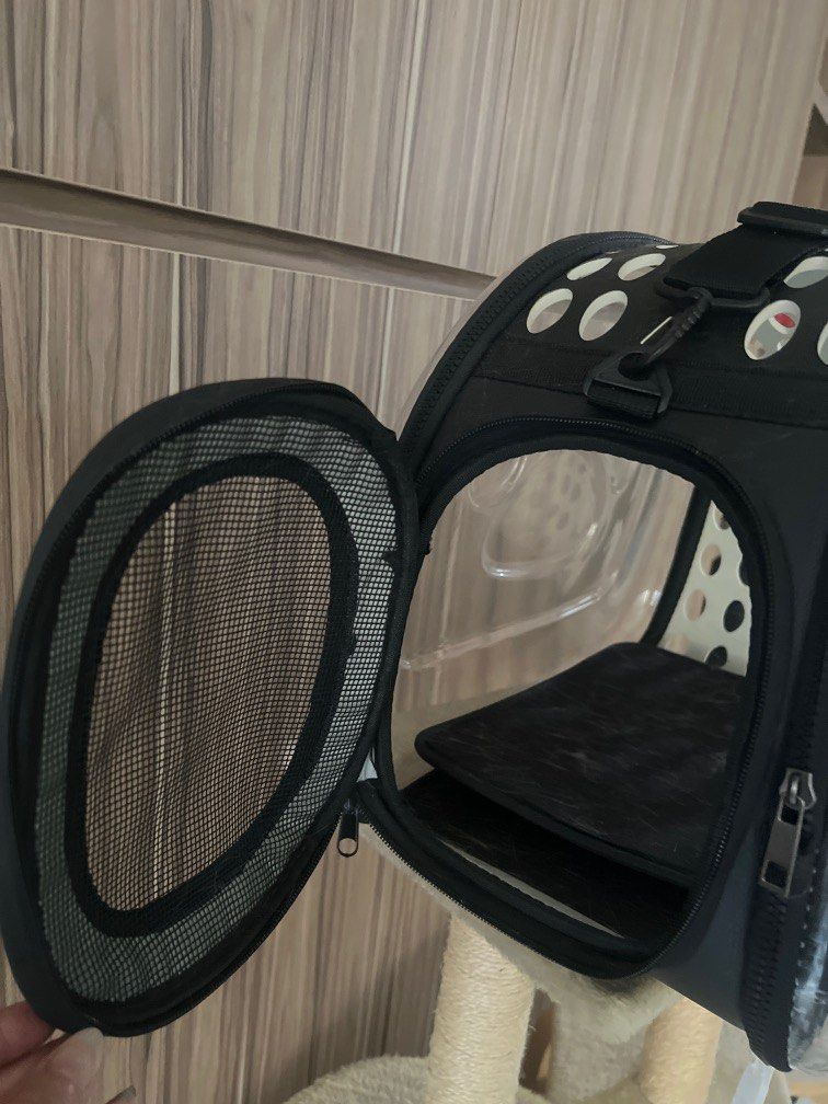 Cat sling carrier, Pet Supplies, Homes & Other Pet Accessories on Carousell