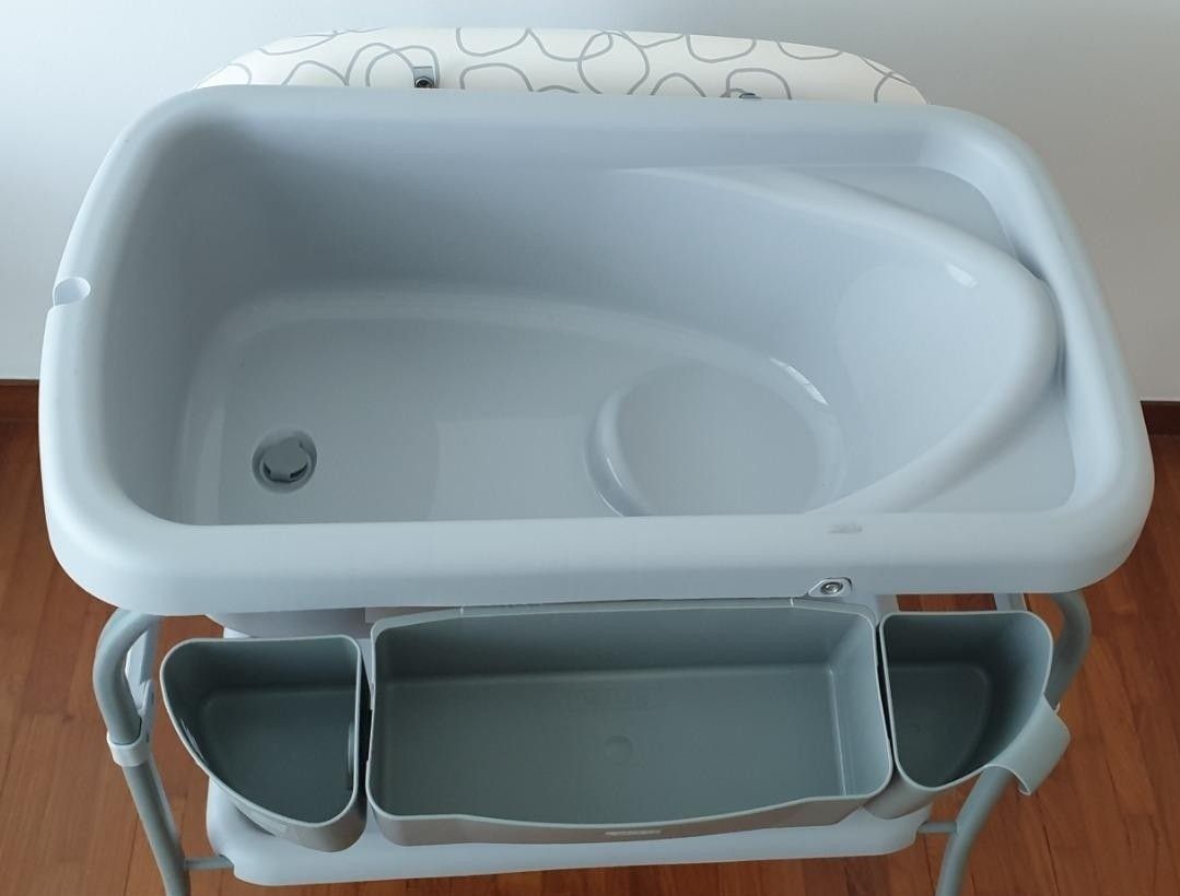 Chicco baby bathtub changing table Cuddle & Bubble, Babies & Kids, Baby