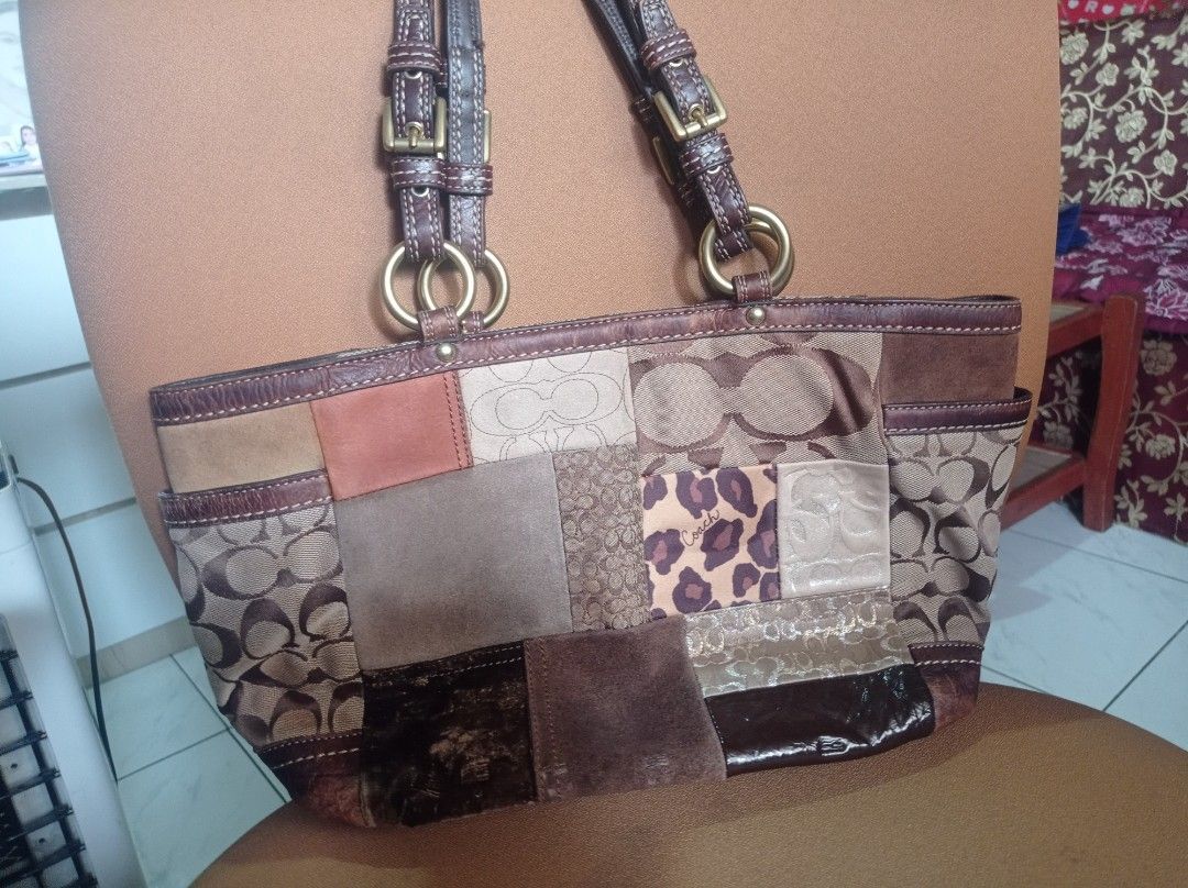 Coach patchwork purse sales outlet