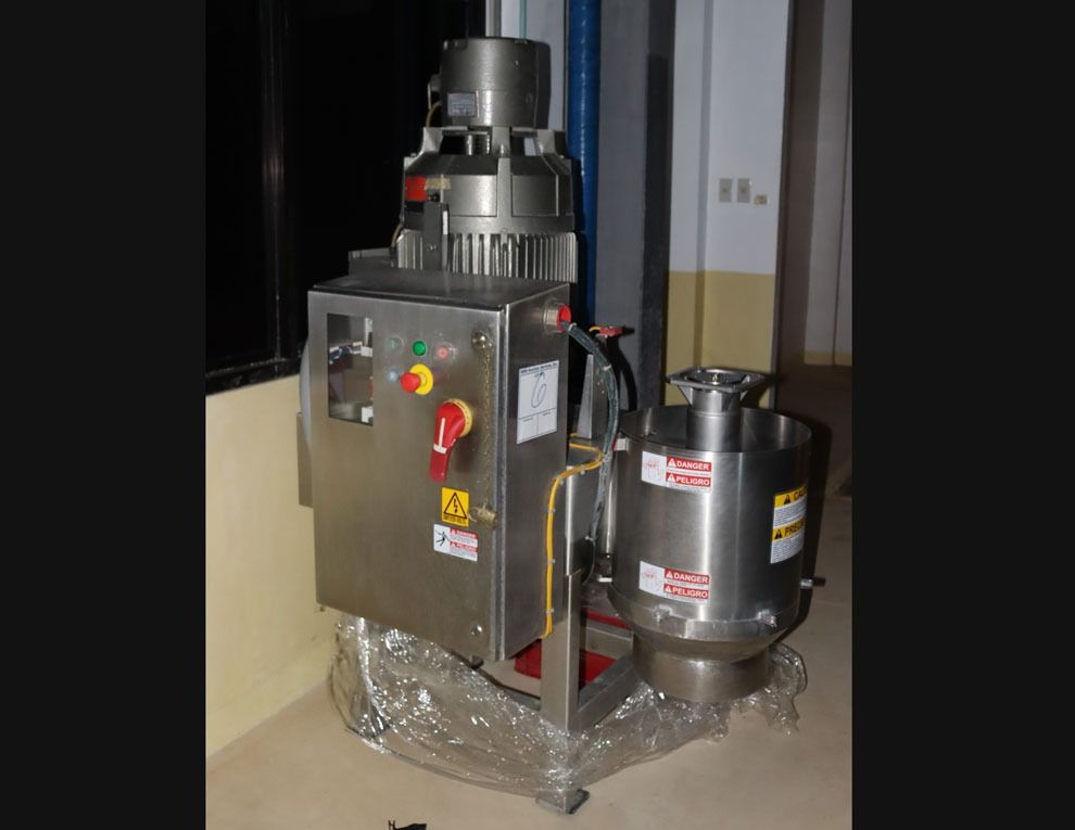 Coconut Puree Machine With Control Panel, Commercial & Industrial