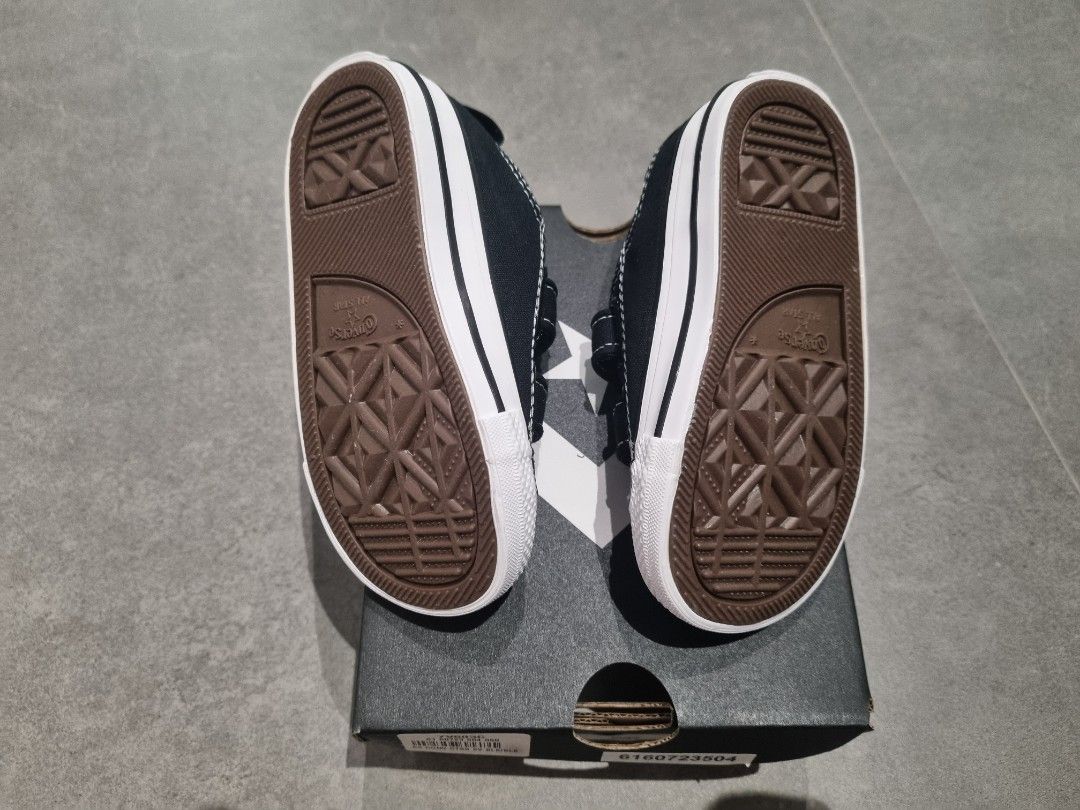 Chuck taylor all star hook and loop top