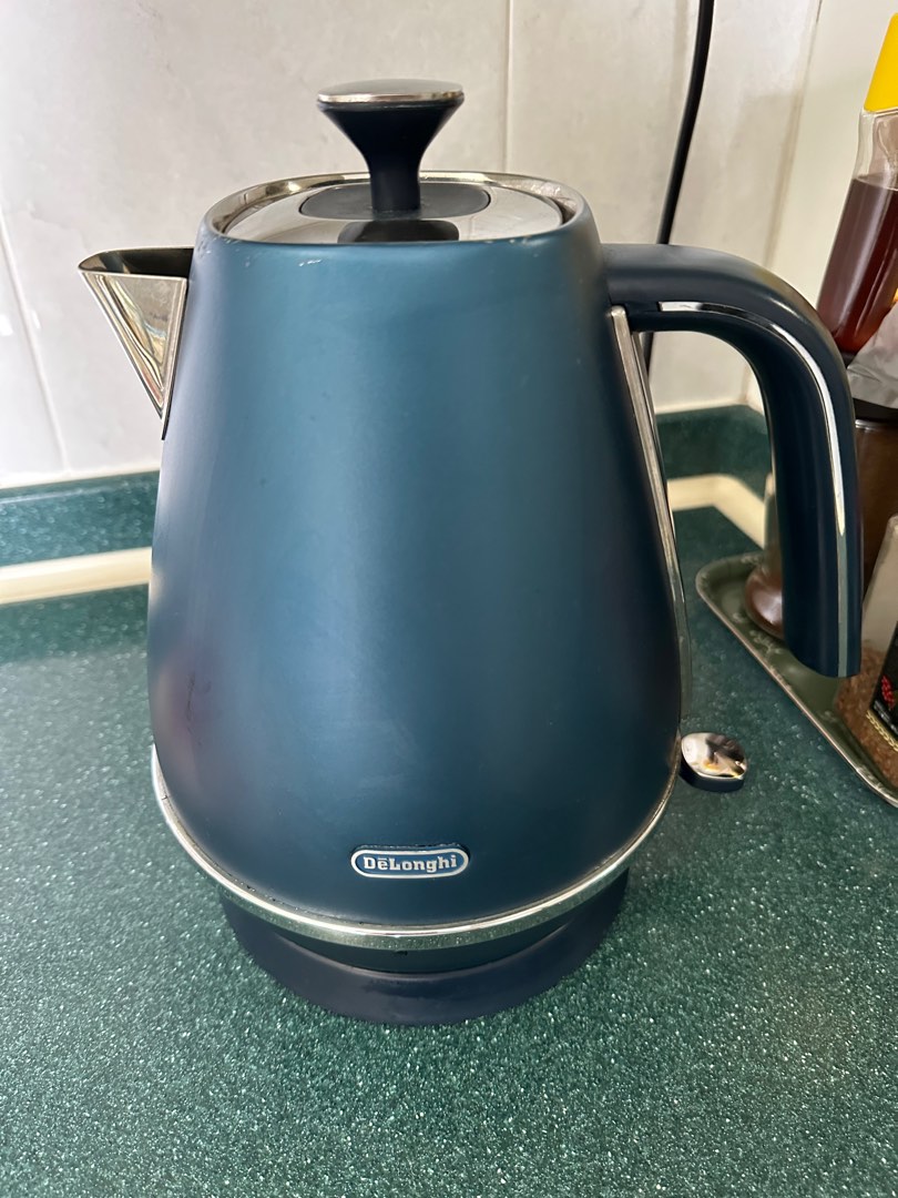 Delonghi 1.7L Kettle Blue, TV & Home Appliances, Kitchen Appliances