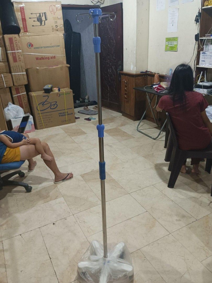 Dextrose stand on Carousell