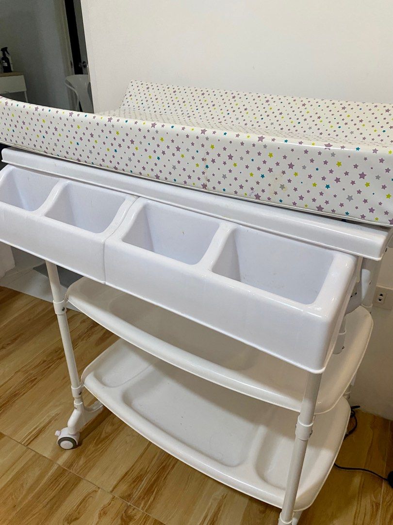 Baby bath clearance changing table combo