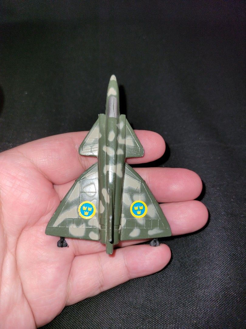 Diecast Jet Planes (Category: Vehicle & Diecast Models) located in Pasig City. Submitted by samnok_toys_ph (Listing ID 1236140914, Image 3). Description: 100 each diecast preloved with sign of use gcash lalamove flash grab loc santolan pasig city.