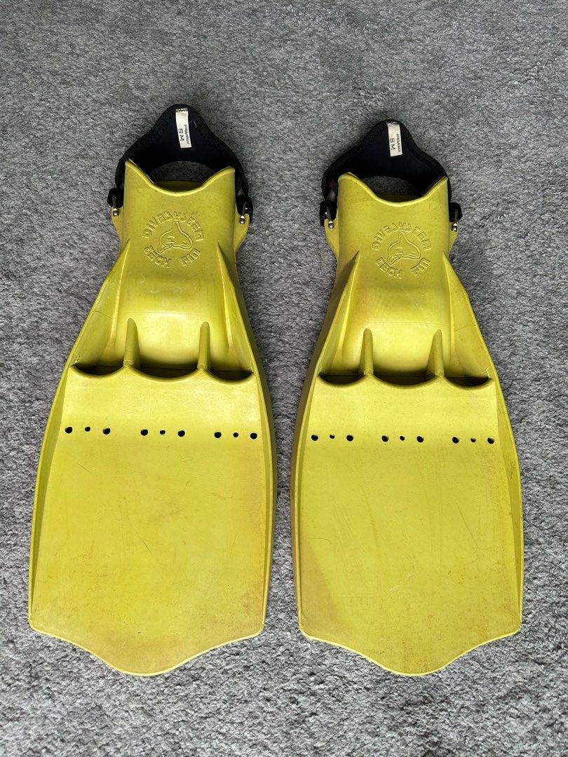 Dive System Tech Fins, Sports Equipment, Sports & Games, Water Sports on Carousell