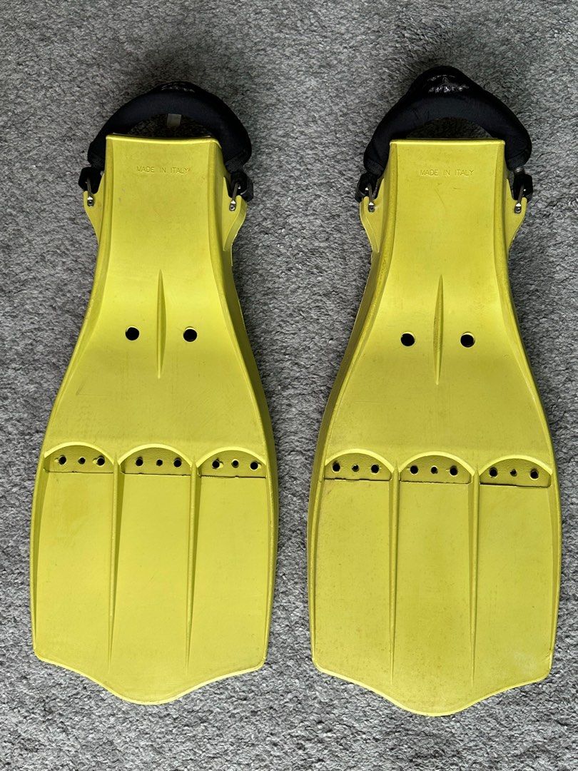 Dive System Tech Fins, Sports Equipment, Sports & Games, Water Sports on Carousell