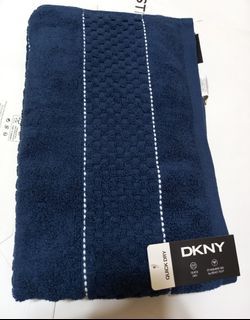 DKNY Bath Towel (big)