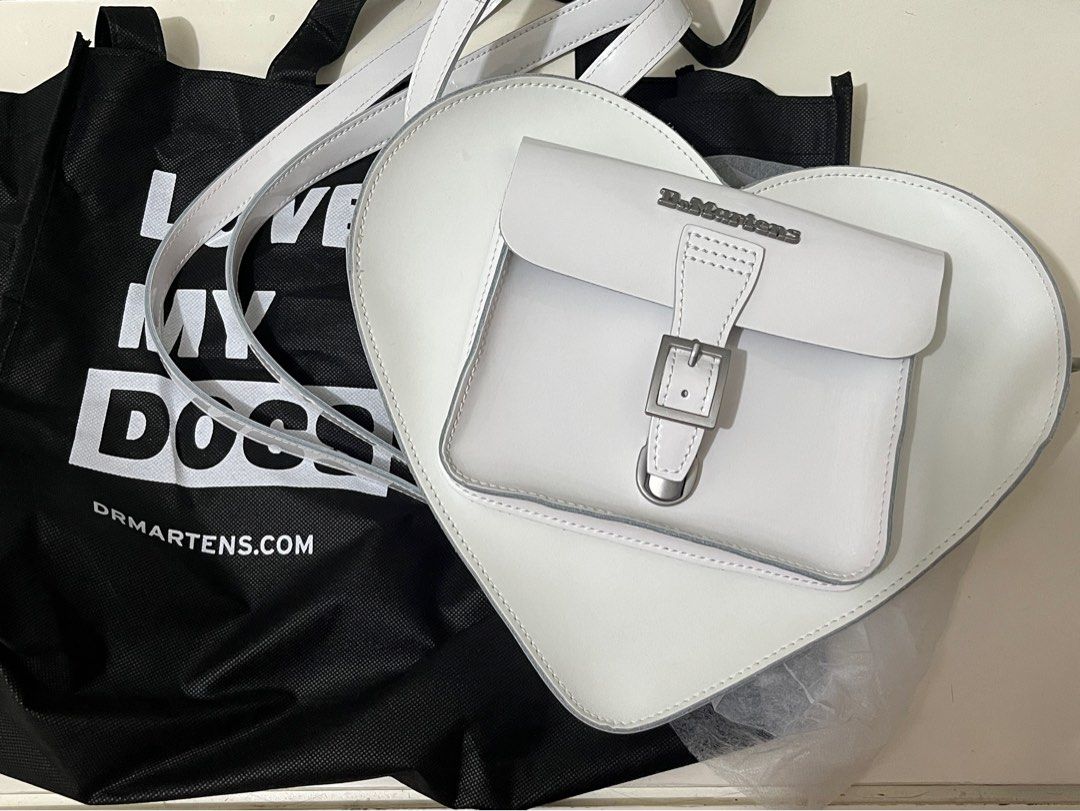 Dr. Martens Heart Backpack - White
