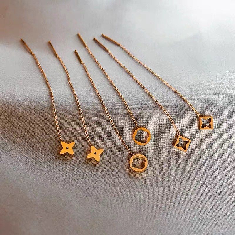 Gold chain with outlet earrings design