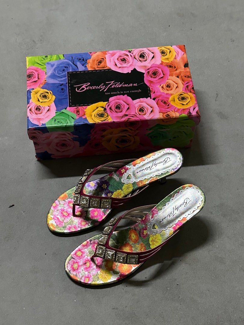 Fuchsia flip clearance flops