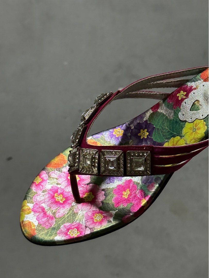 Fuchsia flip new arrivals flops