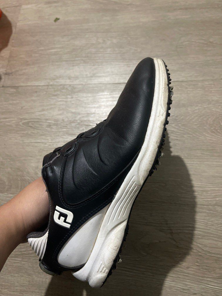 FJ Golf shoes (Category: Golf) located in Valenzuela. Submitted by edelynhadi11418 (Listing ID 1236185263, Image 1). Description: Size 7 in mens Bilhin niyo na po please.