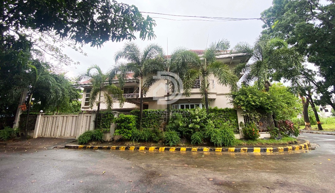 Fully Furnished Corner House for Sale in Vermont Park Executive Village, Marcos Highway