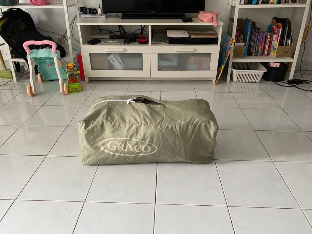 Graco foldable baby crib, Babies & Kids, Baby Nursery & Kids Furniture