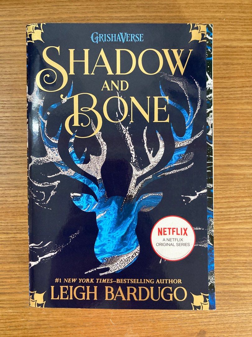 Grishaverse shadow and bones trilogy (crooked kingdom, six of crows ...