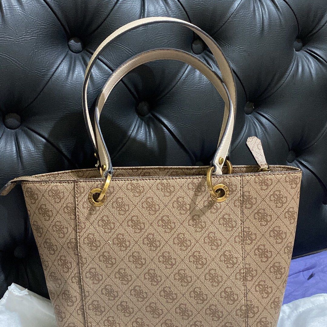 GUESS NOELLE SMALL NOEL TOTE PAKUWON MALL Fesyen Wanita Tas
