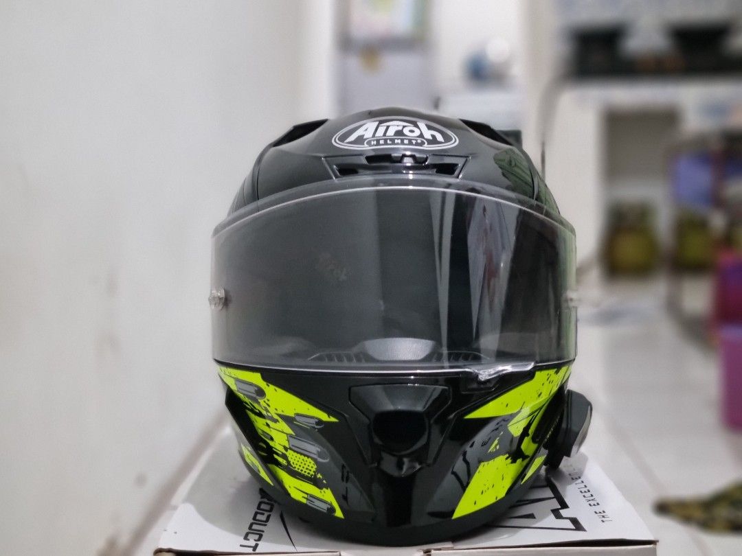 Helm airoh valor 2025