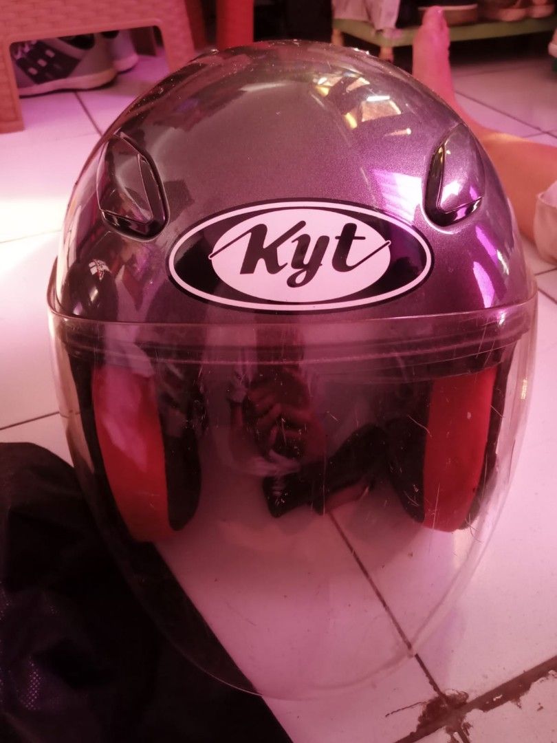 Helm kyt ori, Motor di Carousell