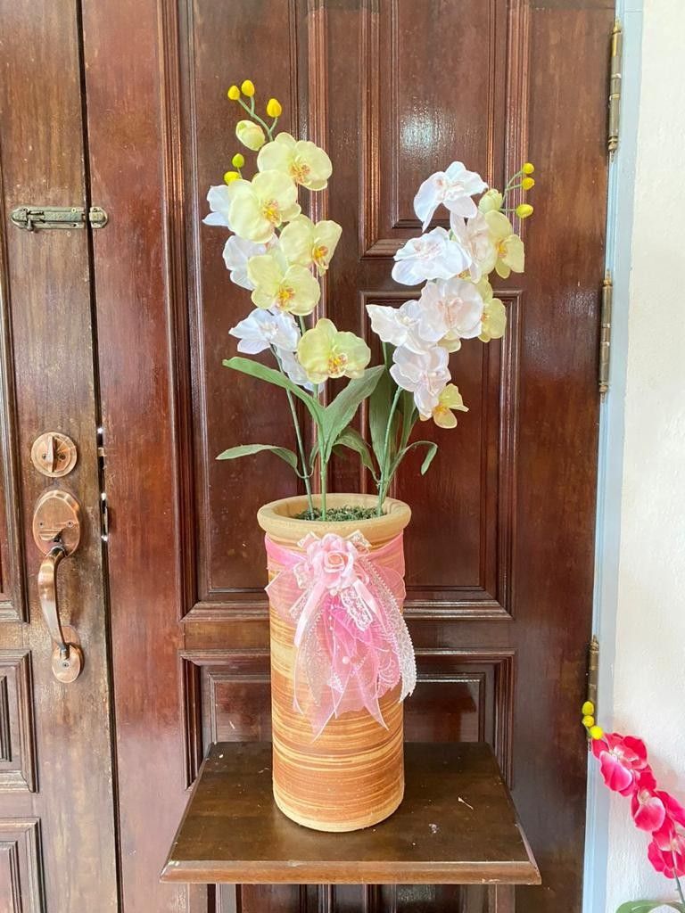 Hiasan pasu dan bunga, Furniture & Home Living, Home Decor, Artificial