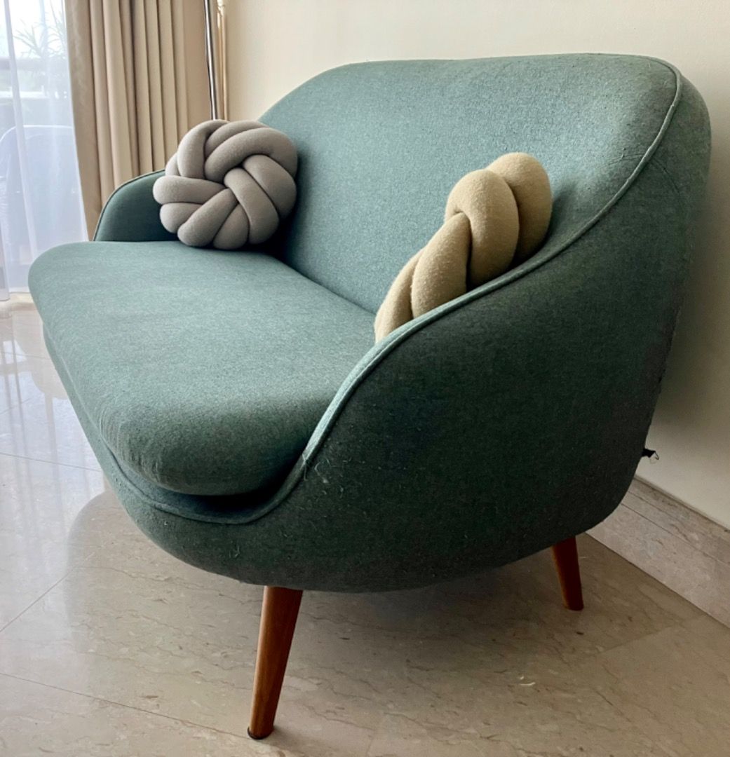 Hipvan 2 seater sofa top