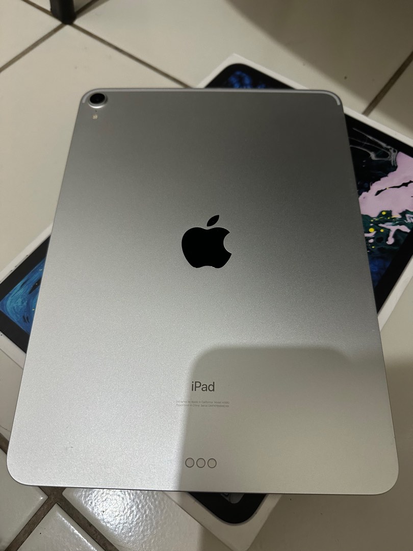 iPad Pro 11 inch 2018 64gb wifi only, Mobile Phones & Gadgets, Tablets ...