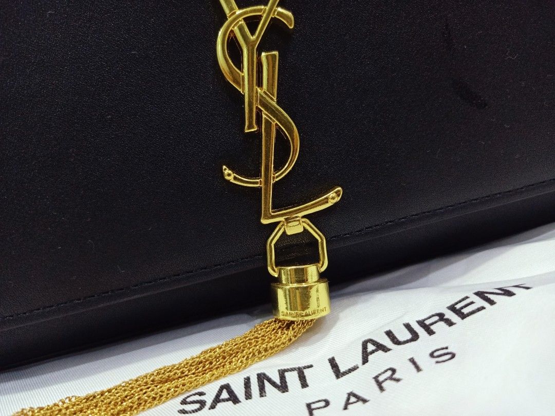 Japan Preloved YSL sling (Category: Luxury Bags & Wallets) located in Cebu City. Submitted by day.98 (Listing ID 1236207149, Image 2). Description: selected from japan surplus genuine leather coded & etikita with dust bag no flaws.
