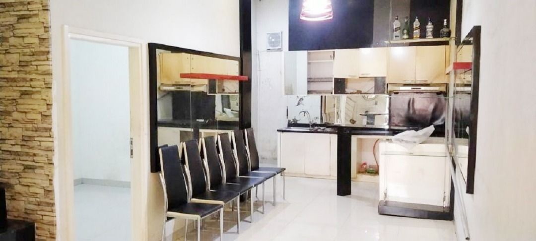 jual_rumah_2_lantai_di_pusat_k_1686110110_9fd96cc5_progressive
