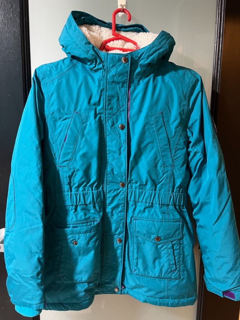 What is store a squall coat